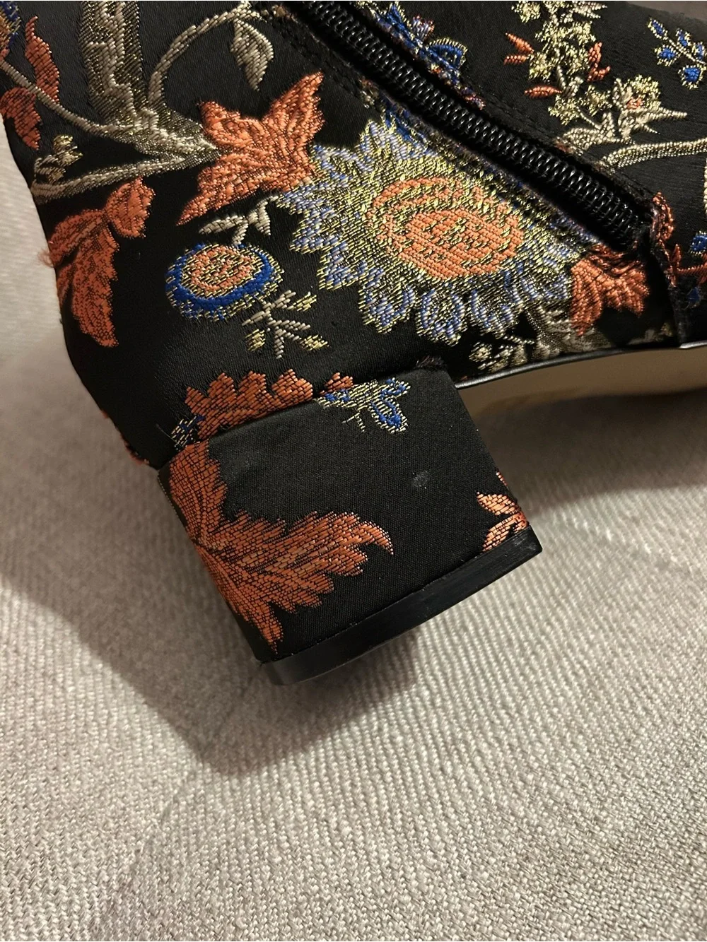 Urban Outfitters Black Embroidered Floral Brocade Ankle Boots Boho, Size 8